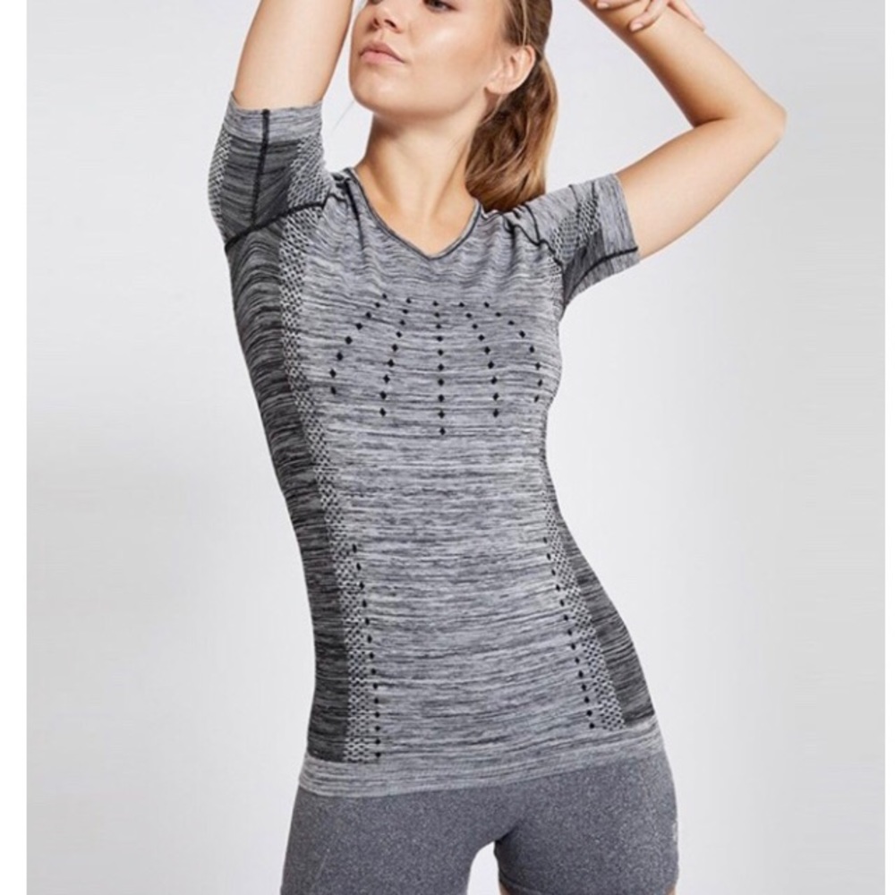 EleVen Black Seamless Ideal Short Sleeve